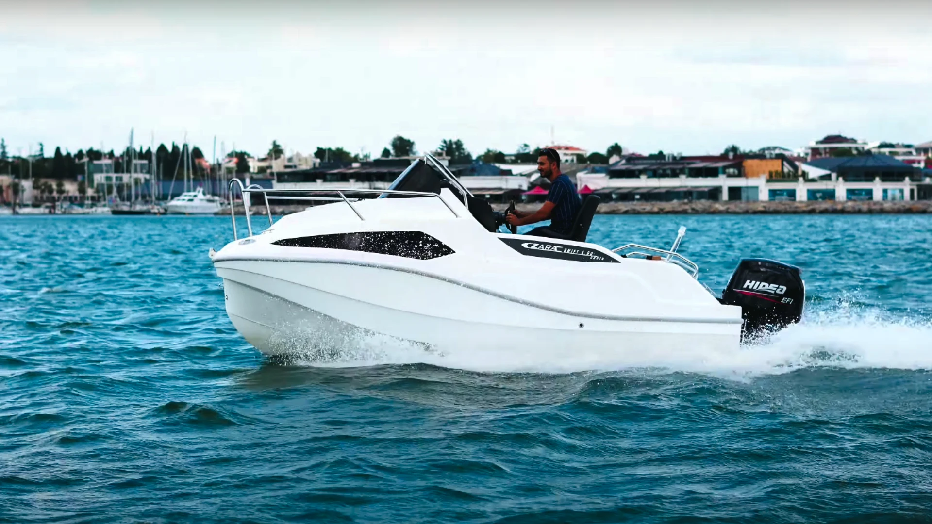 Zaramarin Swift 4.60 Cabin denizde seyir, hafta sonu tekne seçimi kapak görseli Zaramarin Swift 4.60 Cabin denizde seyir, hafta sonu tekne seçimi kapak görseli